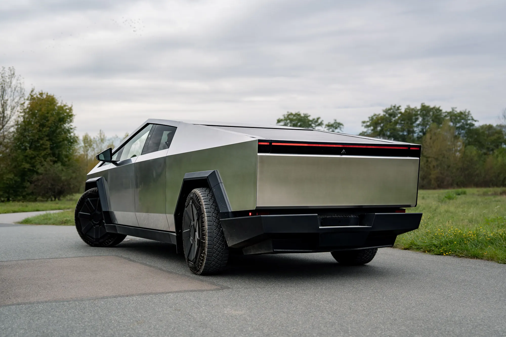Tesla Cybertruck — zdjęcie 6