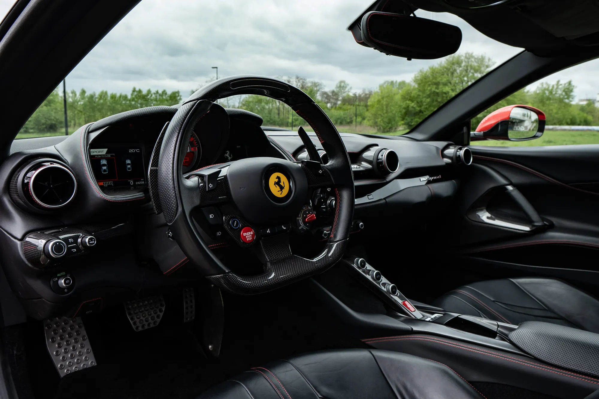 Ferrari 812 Superfast — zdjęcie 8