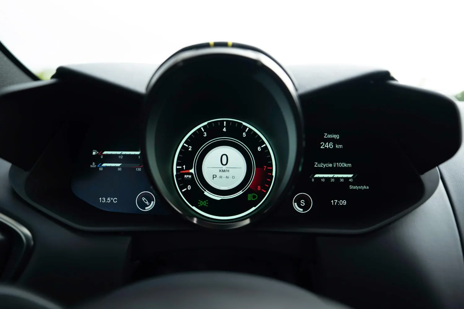 Aston Martin Vantage Jet Black — zdjęcie 8